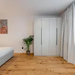 Lejlighed Luxusny Klimatizovany Dvojspalnovy Apartman Narodna Trieda, Kosice, Free Parking Košice