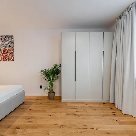 Apartmán Luxusny Klimatizovany Dvojspalnovy Narodna Trieda, Kosice, Free Parking Kosice