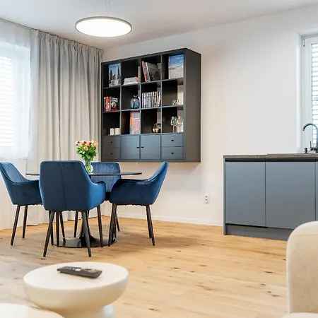 Apartmán Luxusny Klimatizovany Dvojspalnovy Narodna Trieda, Kosice, Free Parking *