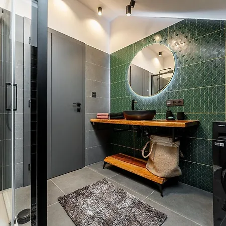 Luxusny Klimatizovany Dvojspalnovy Narodna Trieda, Kosice, Free Parking Apartmán *