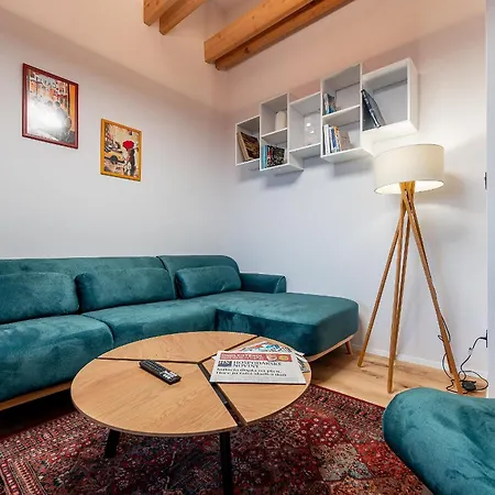 Apartmán Luxusny Klimatizovany Dvojspalnovy Narodna Trieda, Kosice, Free Parking Kosice